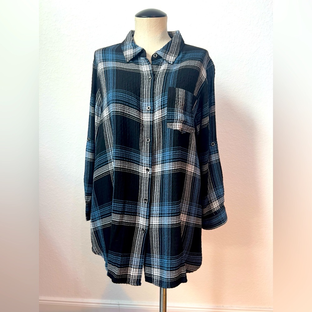 intro women's flannel shirt Blue and Black Plaid Button-Up Shirt size Large